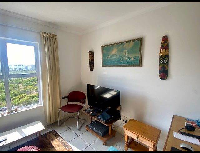 2 BEDROOM APARTMENT FOR SALE IN MUIZENBERG